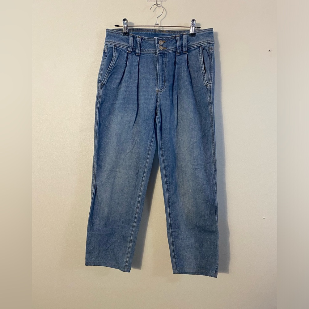 Sonoma straight leg light wash jeans size 4